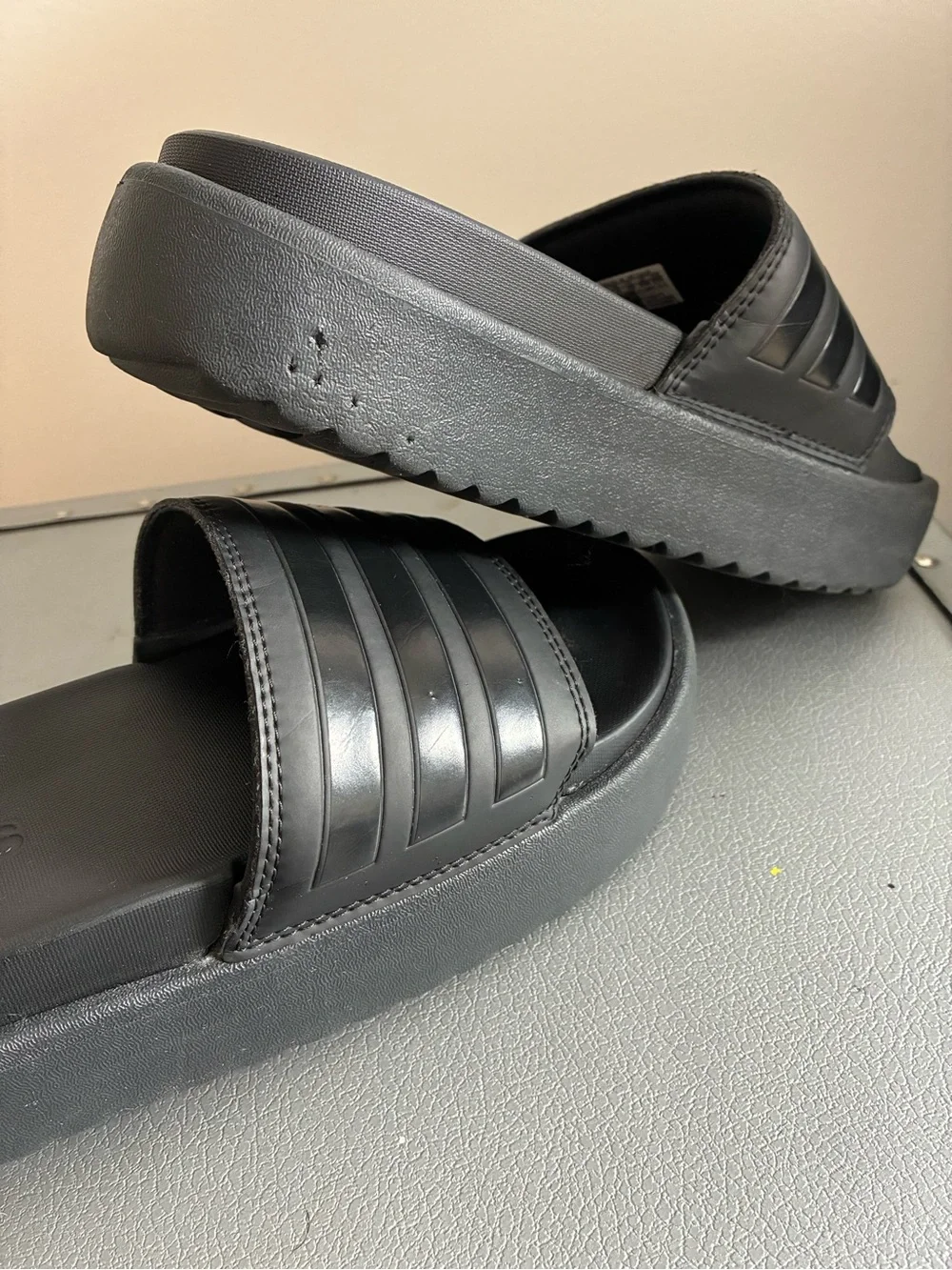adidas adilette platform